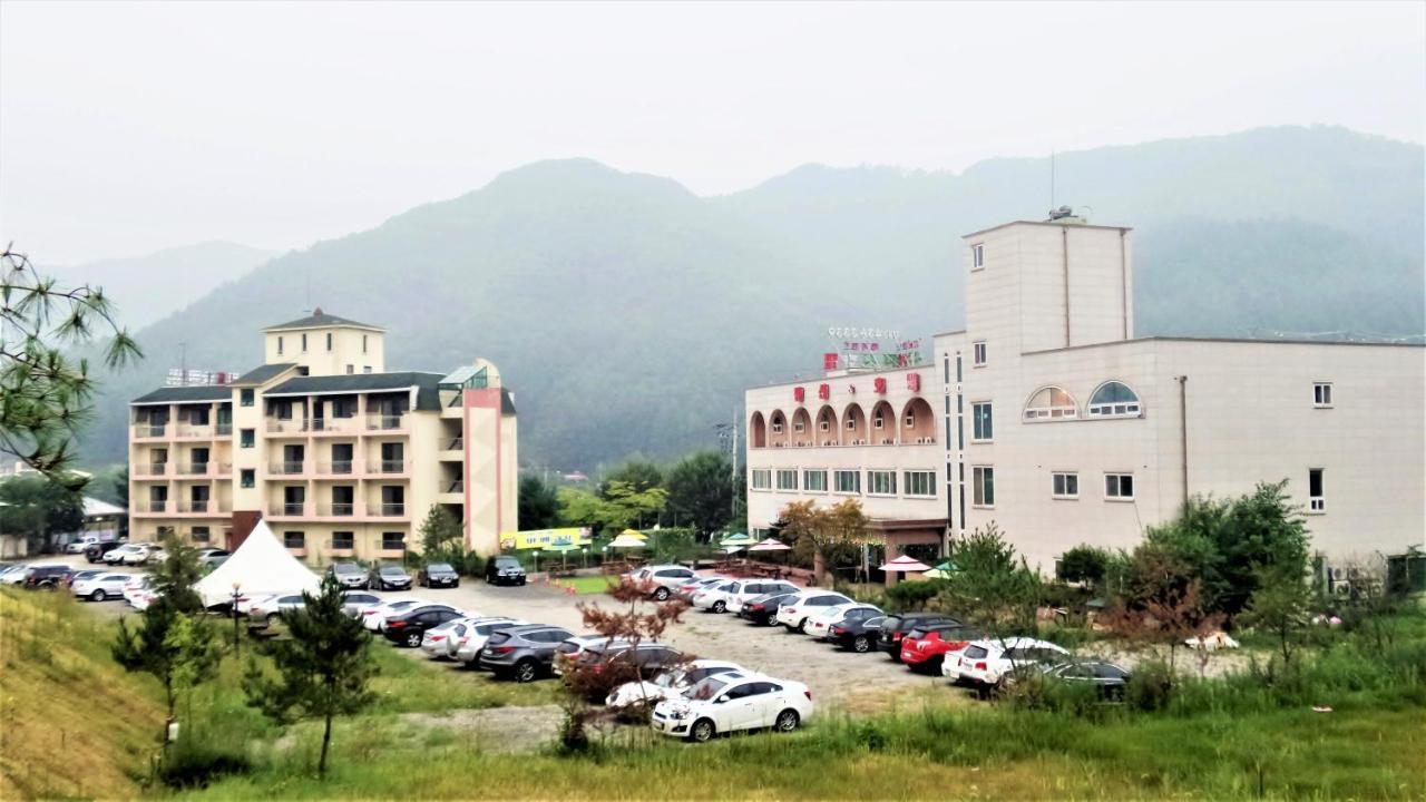 Hongcheon Resortel Exterior photo