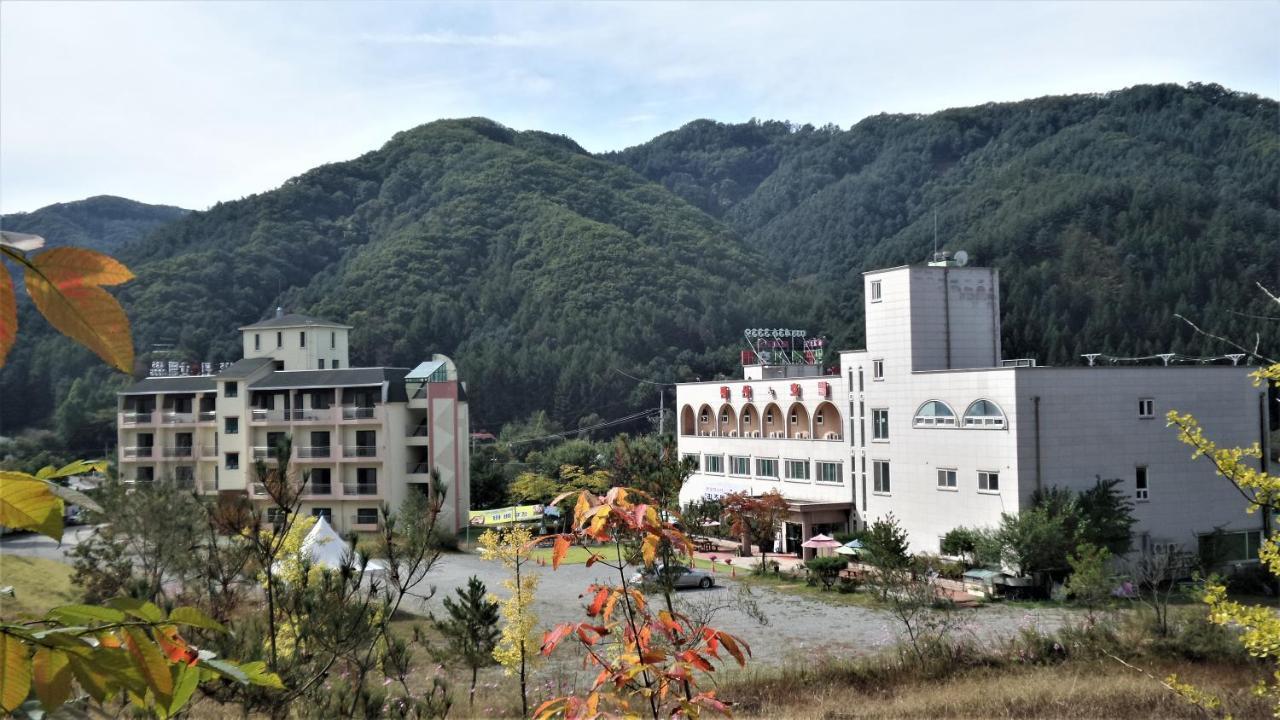 Hongcheon Resortel Exterior photo